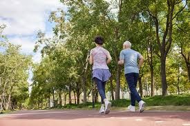 解析“盲注保卫战”：如何在大盲位构建一套让对手头疼的防守范围。（大盲位防守全解析：如何构建令对手头疼的范围）