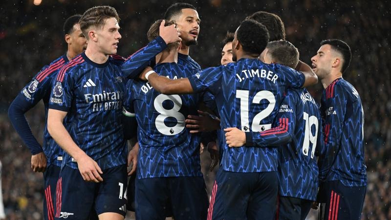 从赌场到线上：德州扑克过去 20 年的演变史。（德州扑克二十年：从实体赌场到线上牌局的变迁）